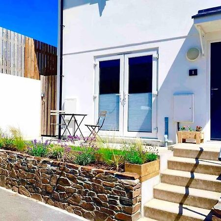 Modern Chic Summer Holiday Retreat. 新码头 外观 照片