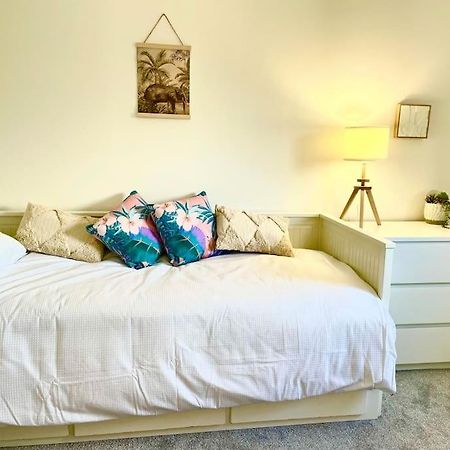 Modern Chic Summer Holiday Retreat. 新码头 外观 照片