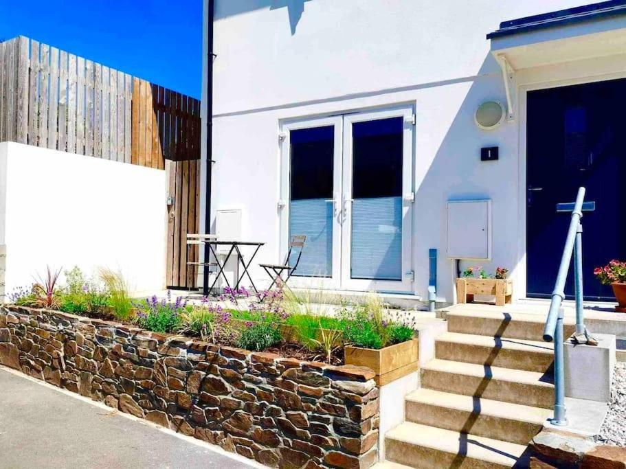 Modern Chic Summer Holiday Retreat. 新码头 外观 照片